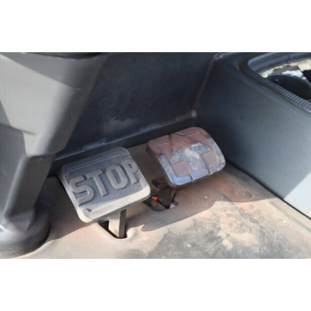 2005 Linde E30-46021560