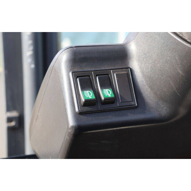 2005 Linde E30-46021561