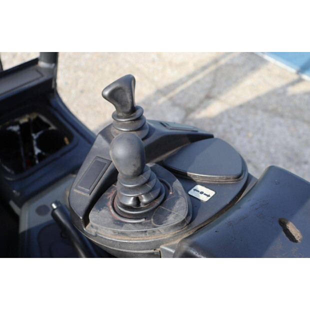 2005 Linde E30-46021566