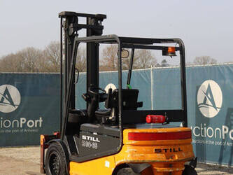 2002-still-r60-35-46021676