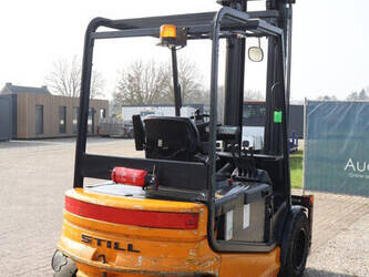 2002-still-r60-35-46021678