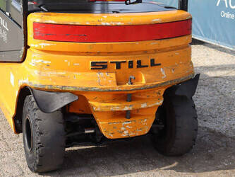 2002-still-r60-35-46021690