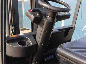 2002-still-r60-35-46021695