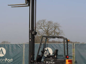 2002-still-r60-35-46021712