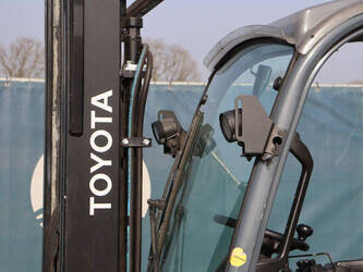 2018-toyota-8fbe16t-1432748-46021826