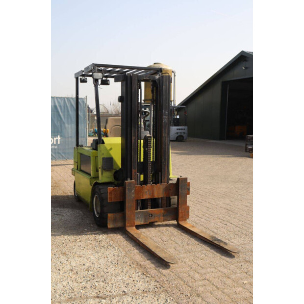 1997 Clark 30S-46021922