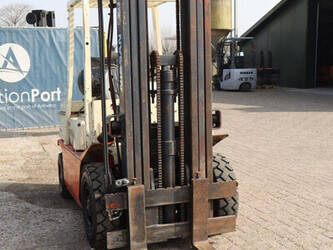 nissan-pf02a20u-1432752-46022005