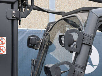 2019-linde-e15-02-1432772-46022943