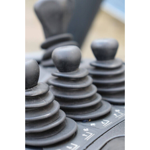 2020 ليندي E12-02-46023023