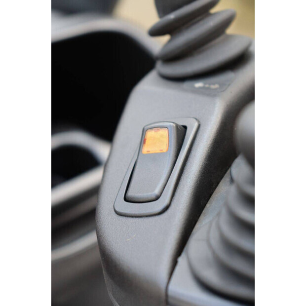 2020 ليندي E12-02-46023027