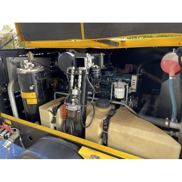 2011 Kaeser M 80 - N-46024013