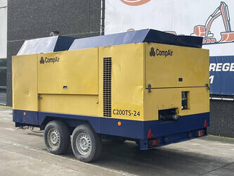 2013-compair-c200-46025073