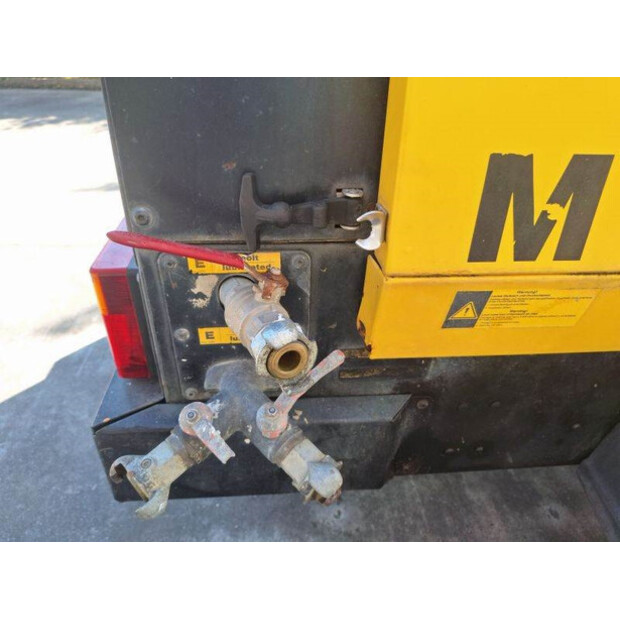 2011 Kaeser M57-46025257