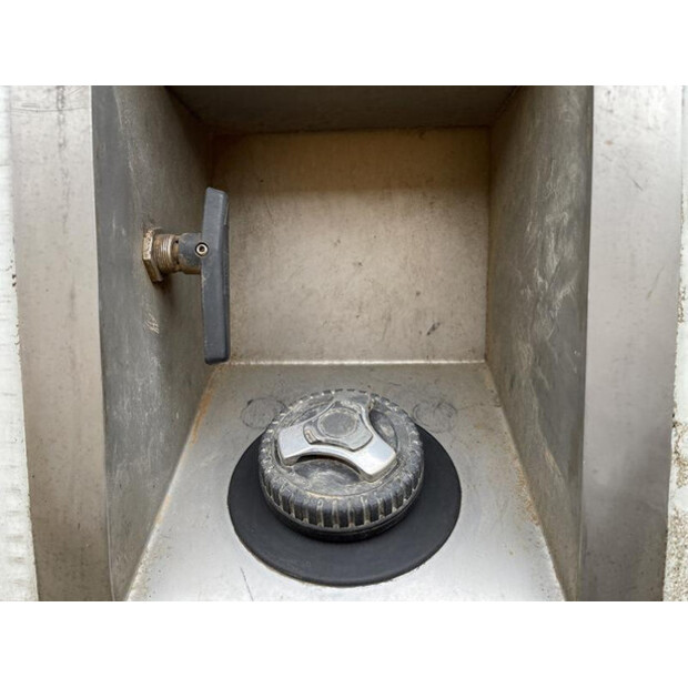 2016 Atlas-Copco XRV 946 CD-46025428