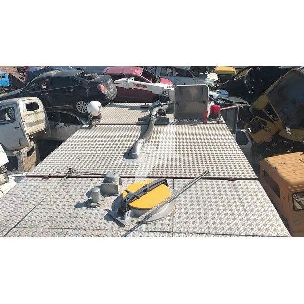 1995 روزنباور Fox-46036009