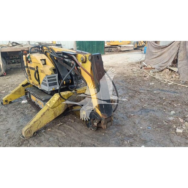 2016 Brokk 160-46037130