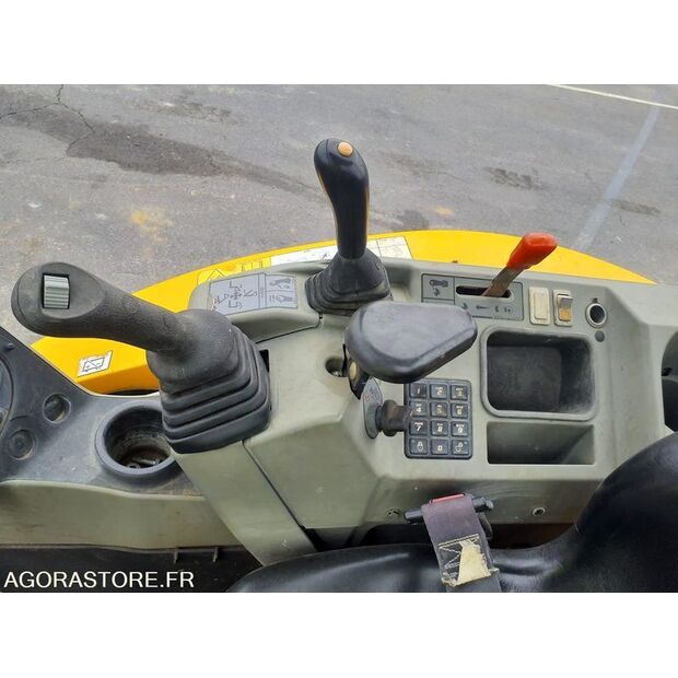 2018 بوبكات E26-46039084