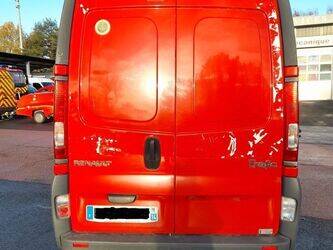 2011-renault-trafic-1432893-46039145