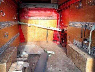 2011-renault-trafic-1432893-46039146