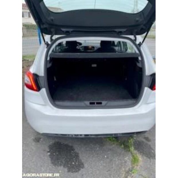 2015 Peugeot 308-46039216