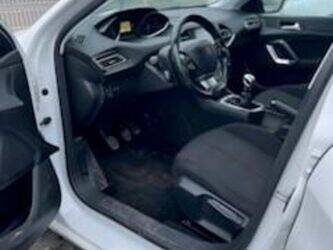 2015-peugeot-308-1432899-46039217