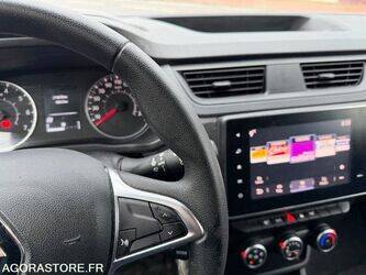 2022-renault-express-1432909-46039344