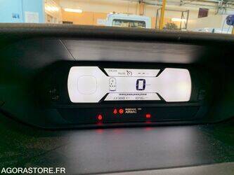 2015-citroen-c4-1432923-46039456