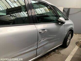 2015-citroen-c4-1432923-46039460