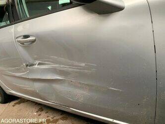 2015-citroen-c4-1432923-46039462