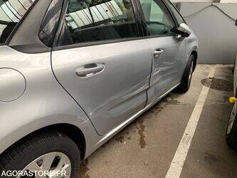 2015-citroen-c4-1432923-46039463