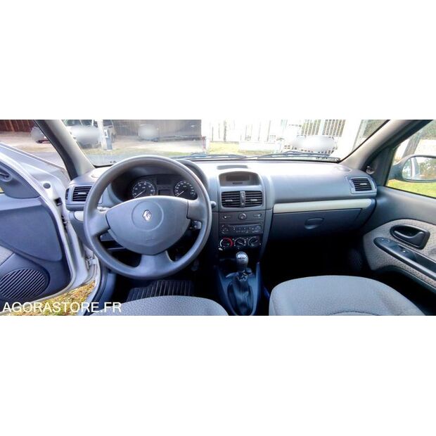 2005 Renault Clio-46039472