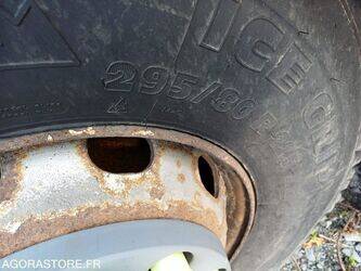 2011-mercedes-benz-intouro-1432929-46039521