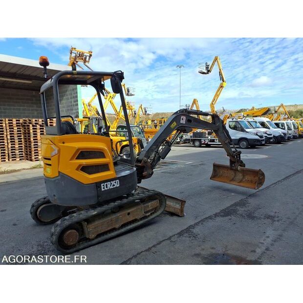 2017 Volvo ECR25D-46039562