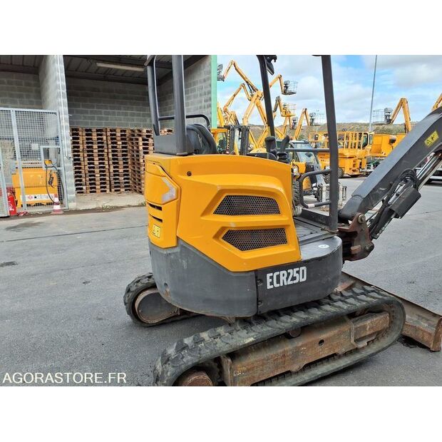 2017 Volvo ECR25D-46039573