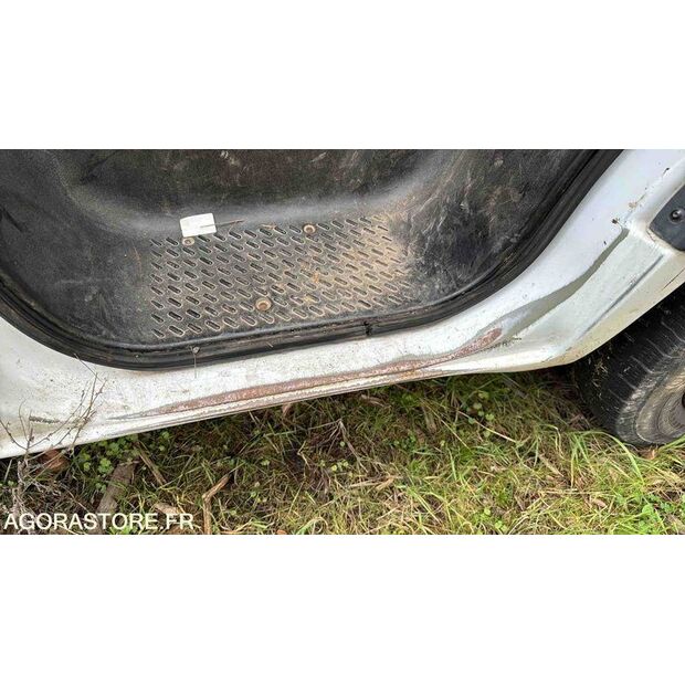 2010 رينو Master-46039615