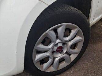 2014-fiat-panda-1432168-46039672