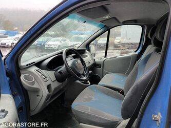 2010-renault-trafic-1432185-46039714