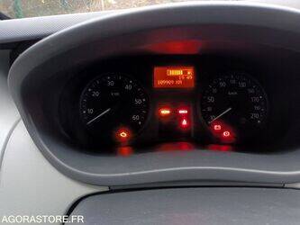 2010-renault-trafic-1432185-46039720