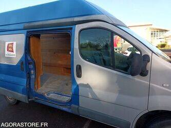 2010-renault-trafic-1432193-46039763