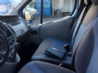 2010-renault-trafic-1432193-46039767