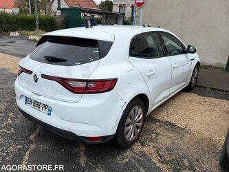 2016-renault-megane-1432215-46039821