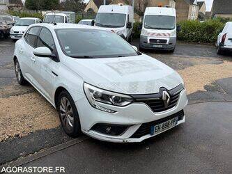 2016-renault-megane-1432215-46039823