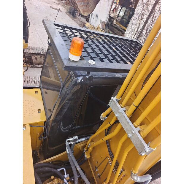 2024 Caterpillar 320D2L-46040391