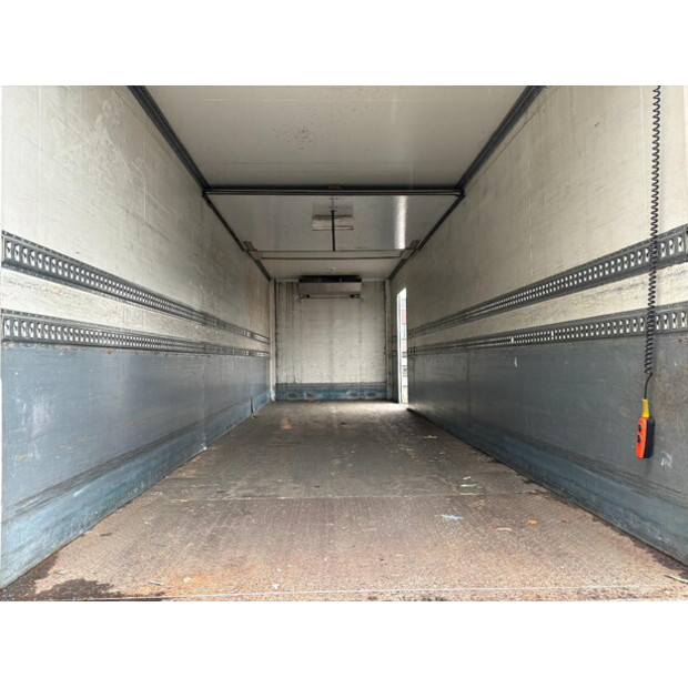 2012 فولفو FM-46040635