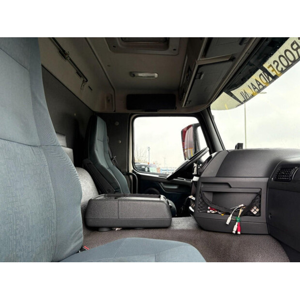 2012 فولفو FM-46040642