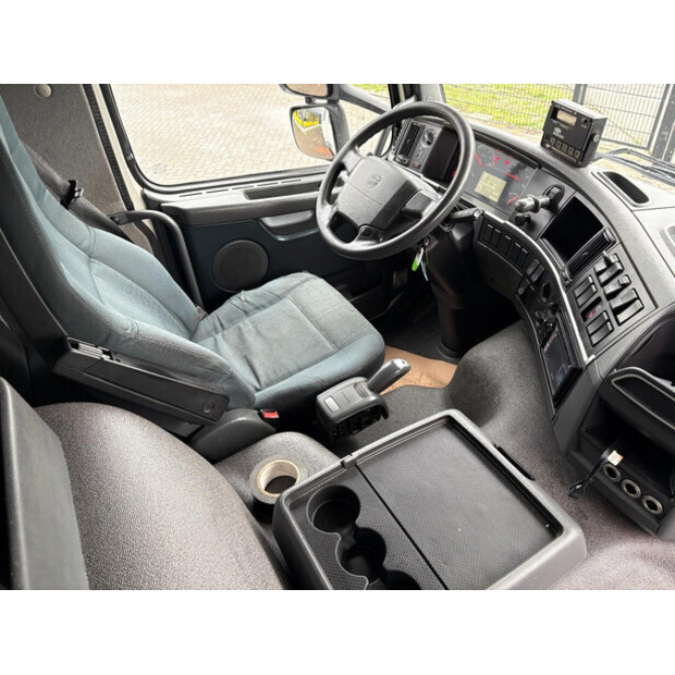 2012 فولفو FM-46040652