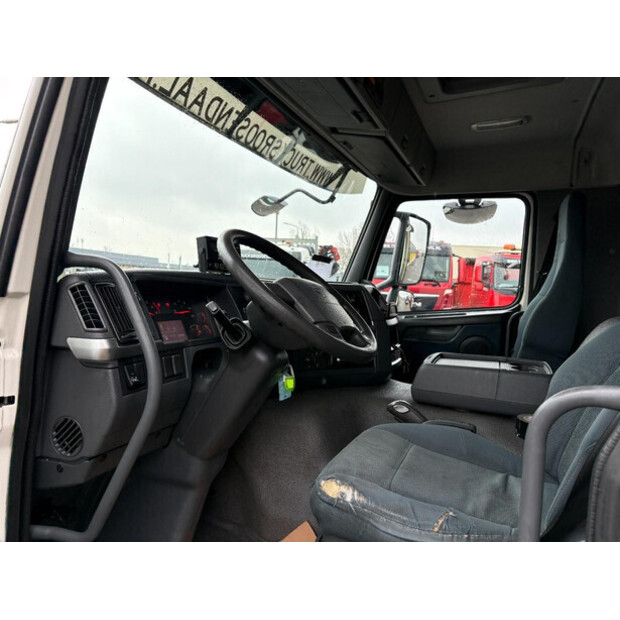 2012 فولفو FM-46040658