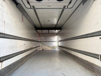 2012-mercedes-benz-axor-1829-1432962-46040676