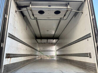 2012-mercedes-benz-axor-1829-1432962-46040685