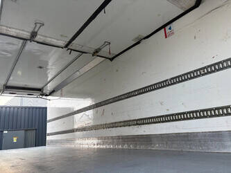 2012-mercedes-benz-axor-1829-1432962-46040689